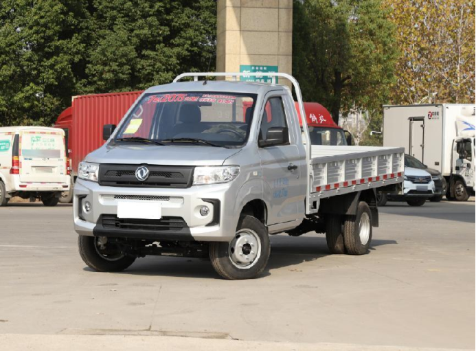 不比不知道;东风小康D71对比跨越王X3又便宜又好?