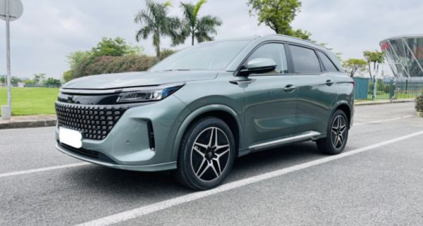告别“蜗居”小轿车,选择中型插混SUV蓝电E5,品质生活从此开始